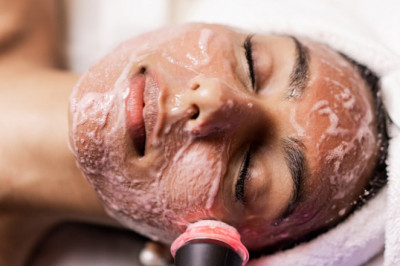 Choose The Right Spa For Teenage Skin Care