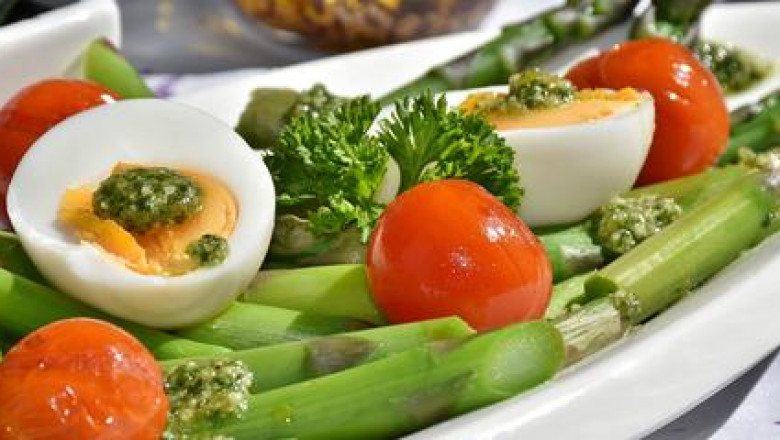 LOW FAT V/S LOW CARB : WHICH DIET IS BEST FOR WEIGHT LOSS