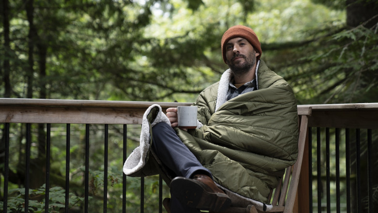 How to Plan Fall Movie Nights That Feature Outdoor Blankets