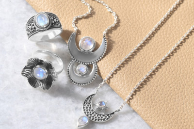 Natural Gemstone jewelry with Moonstone in Sterling Silver