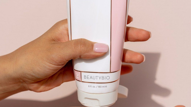 Maintain Your Pregnancy Glow with These Skincare Tips