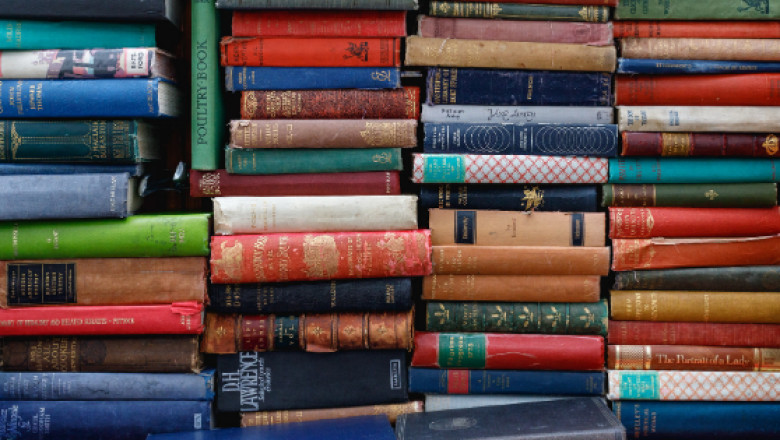 Take a Dig into The Topics Related to Books and The Book Service Counters