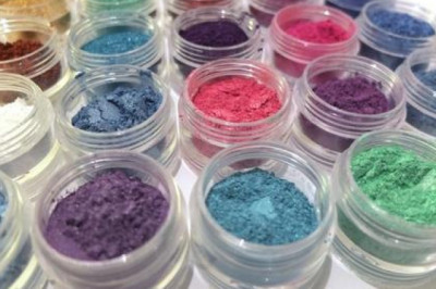 Pearlescent Pigment are primarily micas covered with titanium dioxide or iron oxide
