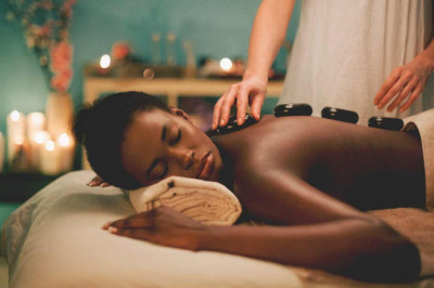 Do You Want to Have Massage Therapy? Visit Lakeside Natural Health Centre
