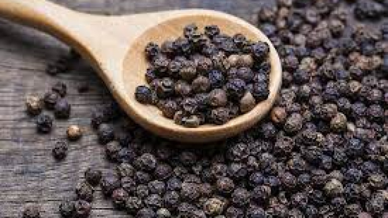 Black Pepper Market: Industry Analysis and Forecast (2020-2026) by Form, Application, Distribution Channel, and Region