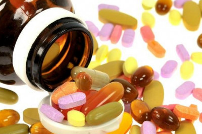 Fibrosarcoma Drugs are undergoing chemotherapy to remove malignant tumours from their feet and arms' joints