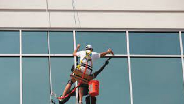 PROFESSIONAL GLASS & WINDOW CLEANING SERVICE DELHI
