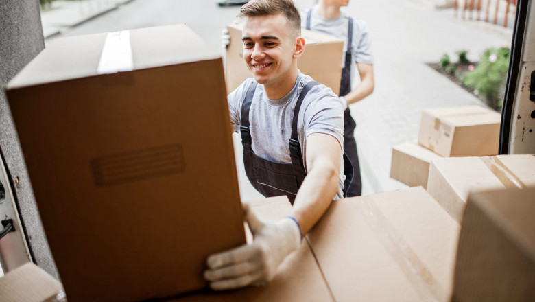 Benefits You Get by Hiring Professional Movers