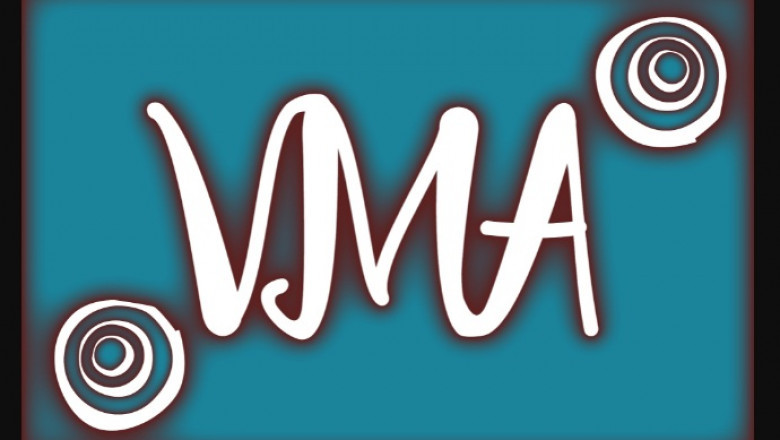 Decorating With Metal Yard Art