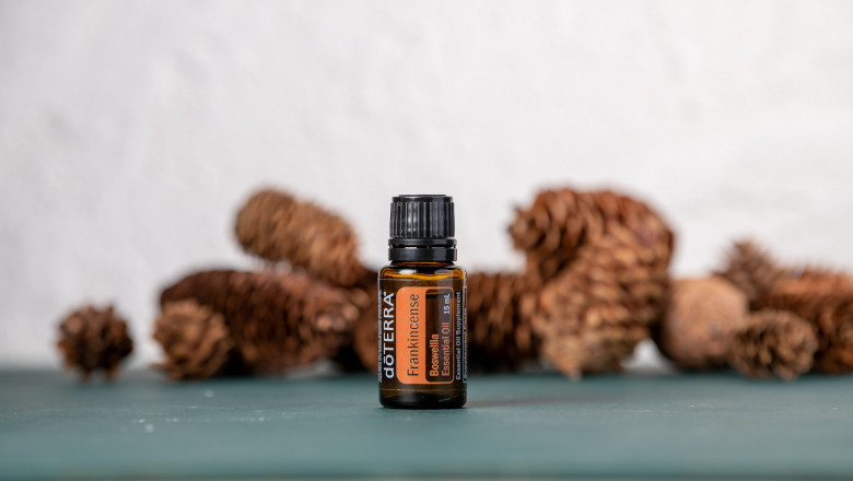 How to Use Frankincense Oil and Other Essential Oils When the Days Get Shorter