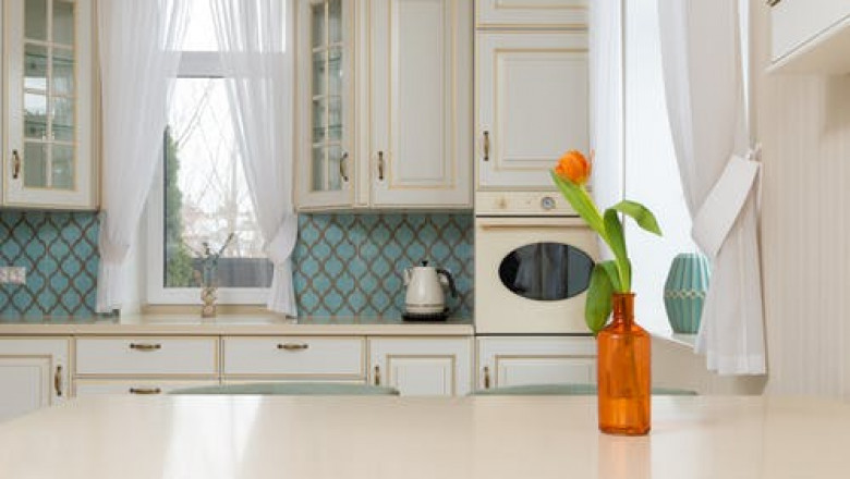 What types of glasses are used for building glass kitchen cabinets?