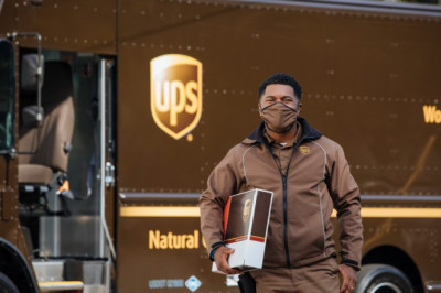 UPS hikes 2021 forecast on strong consumer demand