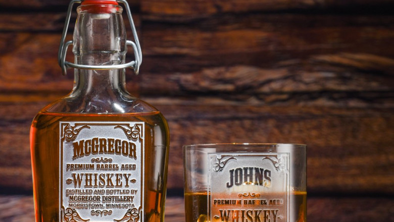The 6 Best Books for a Whiskey Lover
