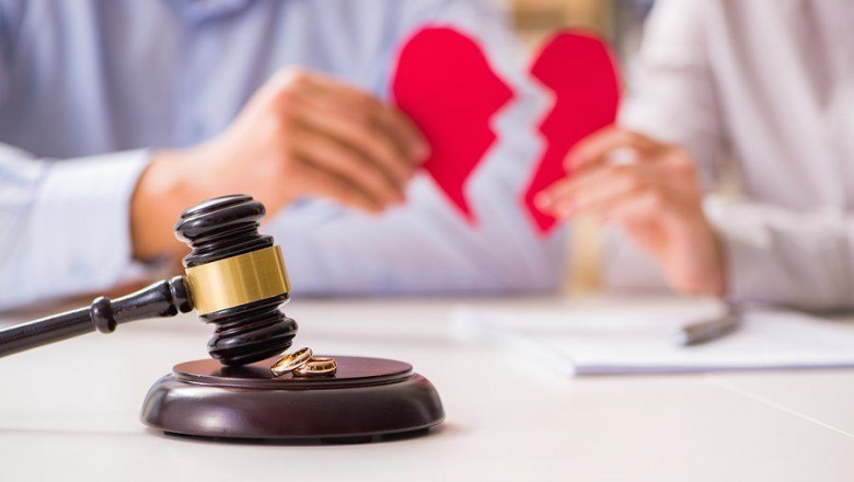 What are the Benefits of Hiring a Divorce Lawyer?