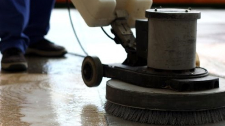Specialized Cleaning for Corporate HQ Offices