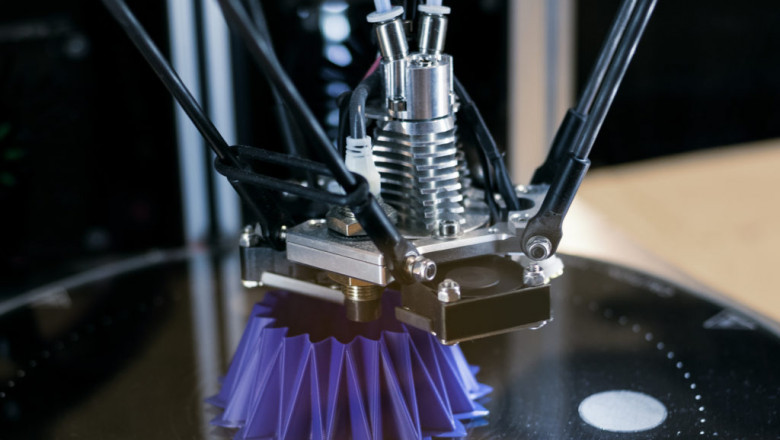 Additive manufacturing of polymer-based structures by extrusion technologies