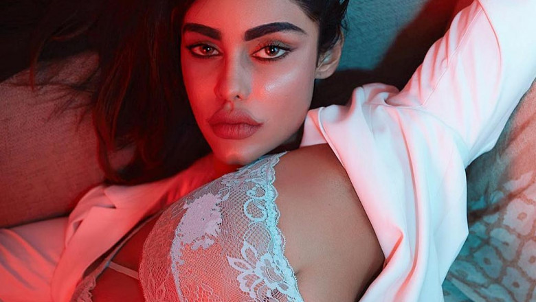 Gizele Thakral Bio