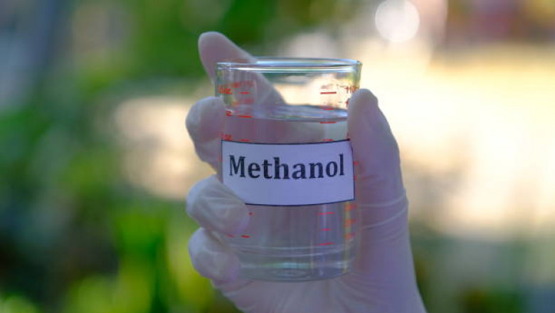 Methanol is a liquid that is produced mostly by oxidising methane or synthesising carbon monoxide and hydrogen