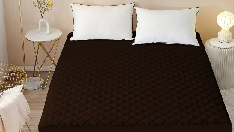 DREAM CARE Sapphire Quilted Coffee Single Bed Mattress Protector