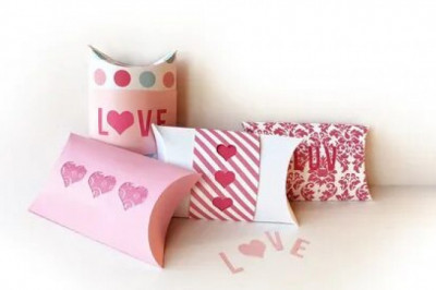 Top 4 Reasons Why You Should opt for Custom Pillow Boxes!