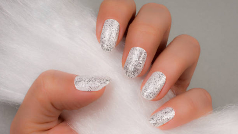 Top 6 Best Glitter Nail Polish for For Perfect Sparkly Nails