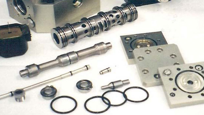 What are the differences between hydraulic and electro-hydraulic circuits?