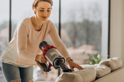 How Hiring a Professional Sofa Cleaning Services Give New Life to Old Sofa.
