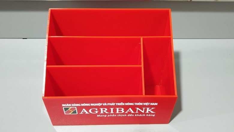 Bao gia san pham ke mica duoc che tac theo yeu cau