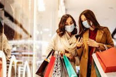 Black Friday draws U.S. shoppers but many shun stores for online