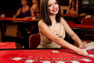 Why is blackjack such a popular card game?