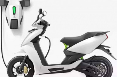 It's environmental friendly, convenient, and fashionable to commute with an electric bike