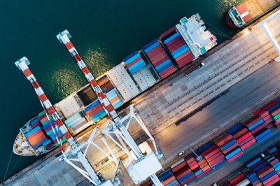 Top 4 ways to reduce risks with freight forwarders