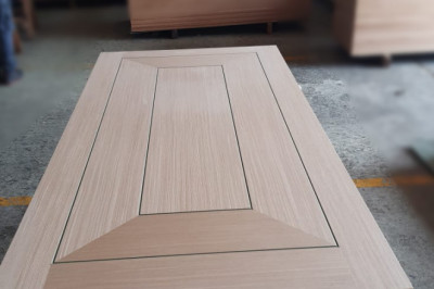 Book-matched Panels and White oak Artificial Veneered Door