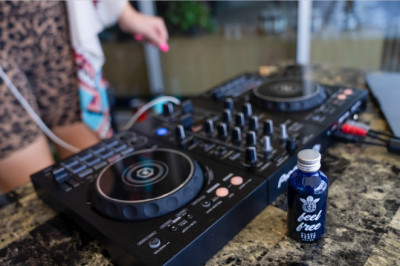 The Holiday and Travel Season Are Merry and Bright with Kava