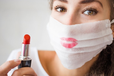 BEST BEAUTY HACK TO MASK-PROOF YOUR LIPSTICK