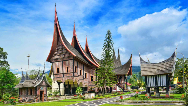 Paket Wisata Tour Padang Bukittinggi Murah