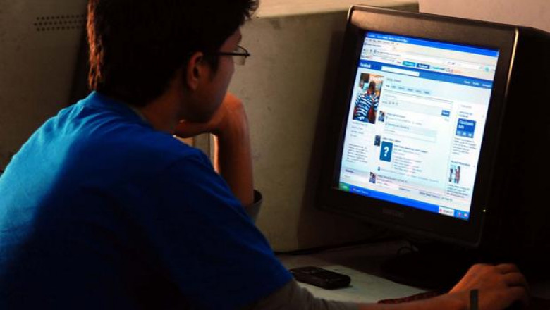 How to Hide Your Facebook Friends List?