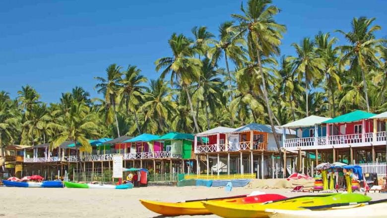 what are some tips to consider for a safe trip to beaches?