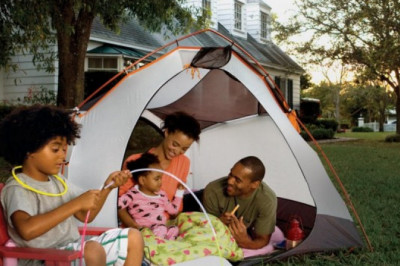 Tarps Use for Making Backyard as Kid-friendly Area