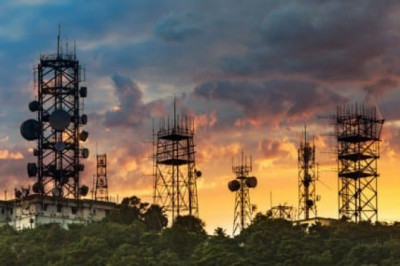 Are there cables connecting Telecom Towers?