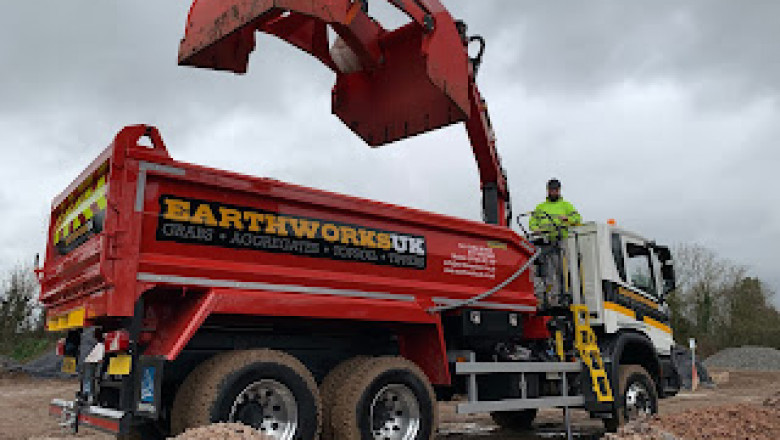 Earth Works UK Ltd.: Best Place To Hire Bristol Tipper Truck