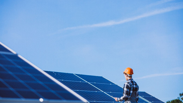 WHY YOU NEED TO INSTALL SOLAR PANELS THIS YEAR: ULTIMATE GUIDELINE