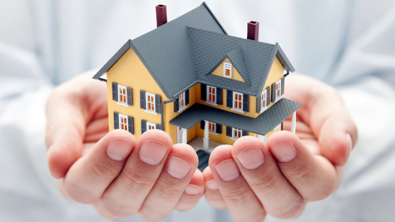 How are property managers important for residential leasing?
