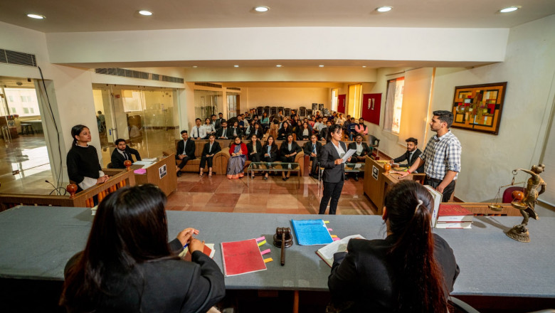 Do bba llb from law colleges in gurgaon | KR Mangalam University