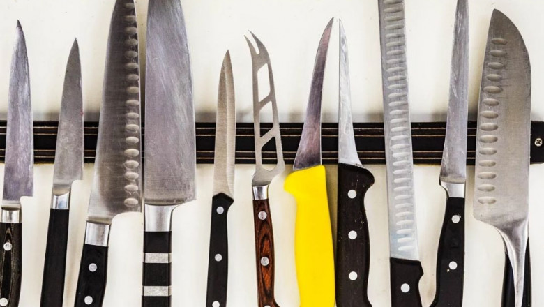 Get Karambit Knives and Knife Sharpeners Canada at S & R