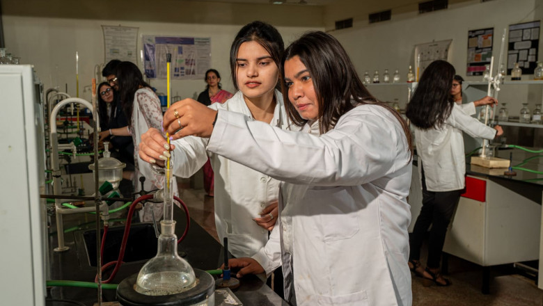 Bachelor of Pharmacy (B Pharma) course by KR Mangalam University