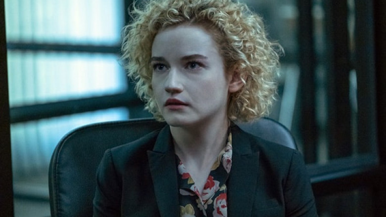Julia Garner Bio 2022