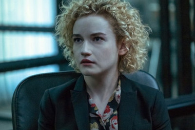 Julia Garner Bio 2022