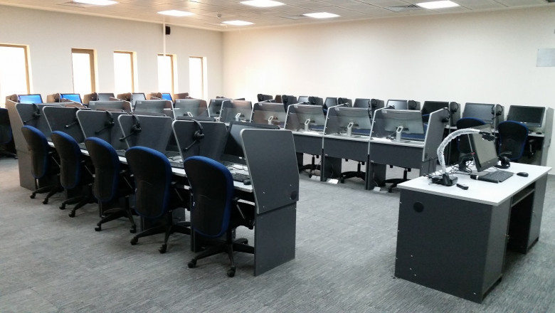 Futuristic Language Laboratory Offers Best Multimedia Digital Language Classes