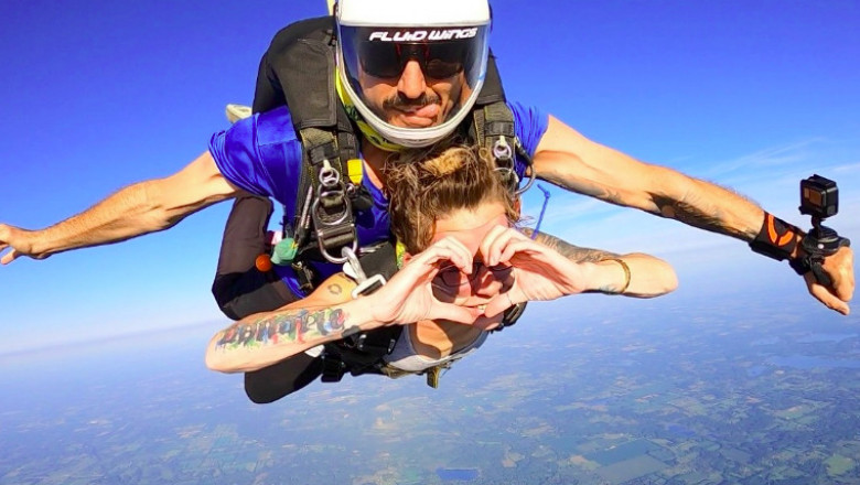 Skydiving Instructor Jobs